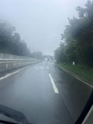 凄い雨だけど工事に行ってきます